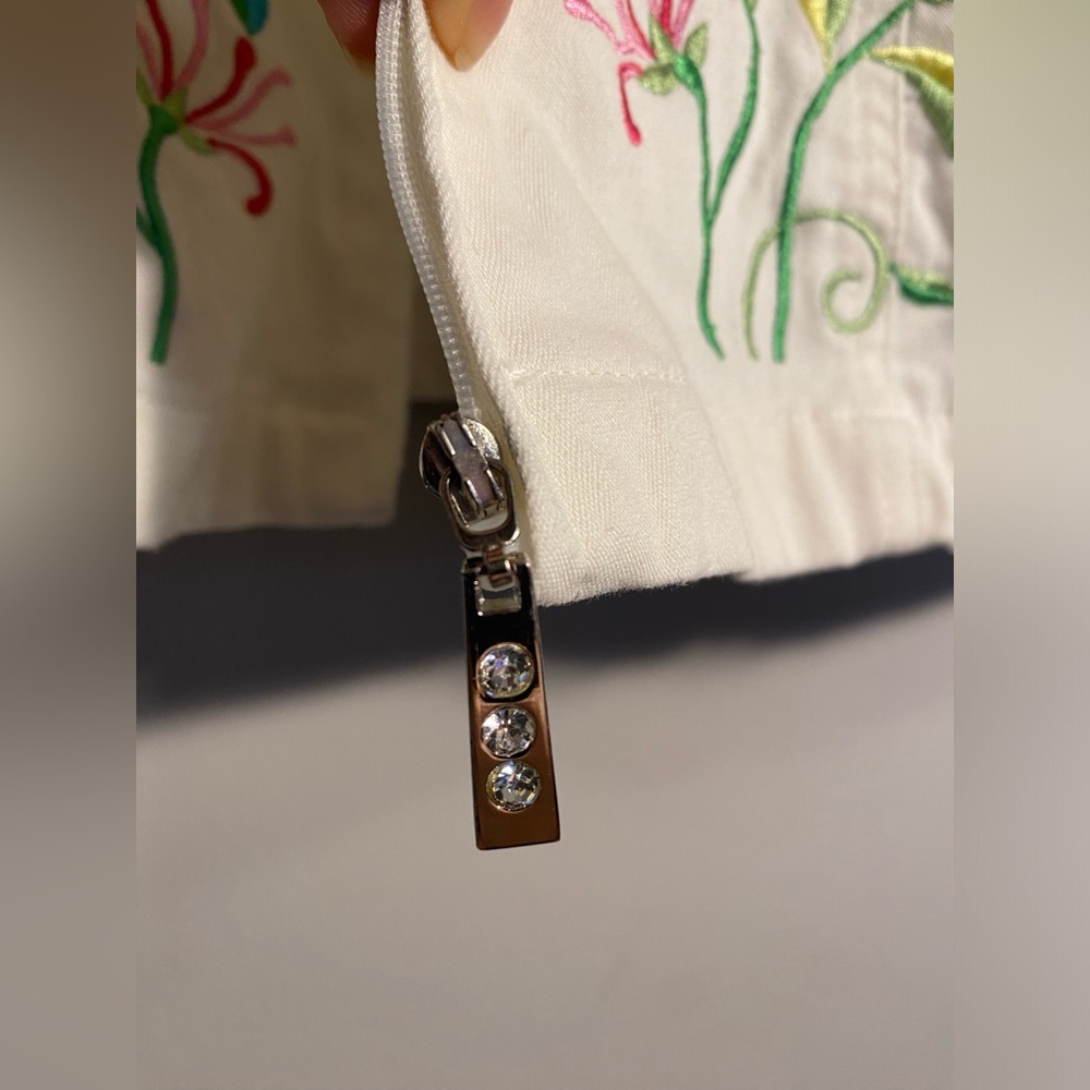 Item 113 Quacker Factory Embroidered Floral White Jacket - Picture 7 of 8